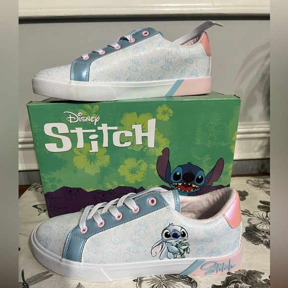 NWT-Disney Stitch Women’s Sneakers, Size 9 - Picture 3 of 10
